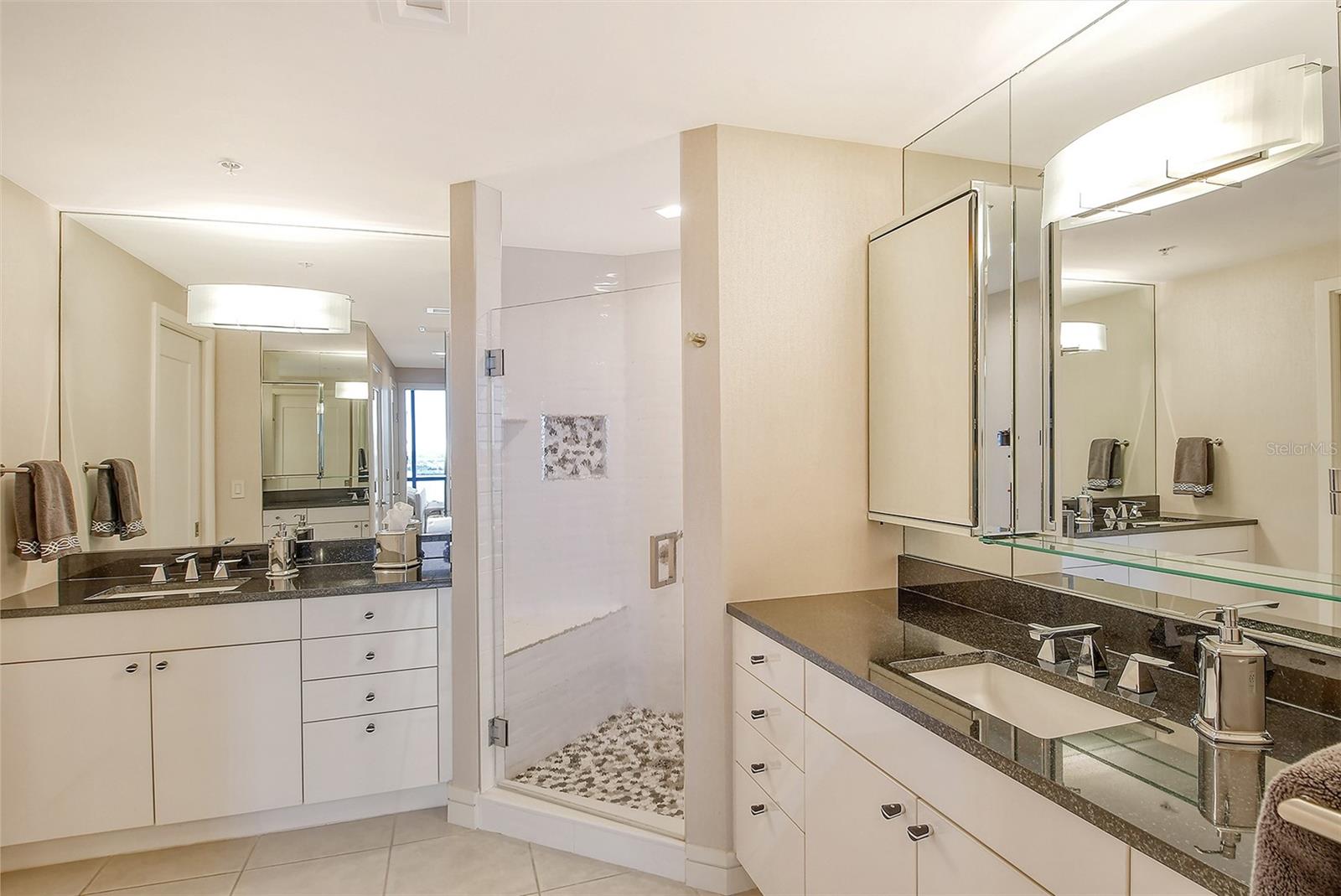 PLAZA AT 05 POINTS RESIDENCES - Residential