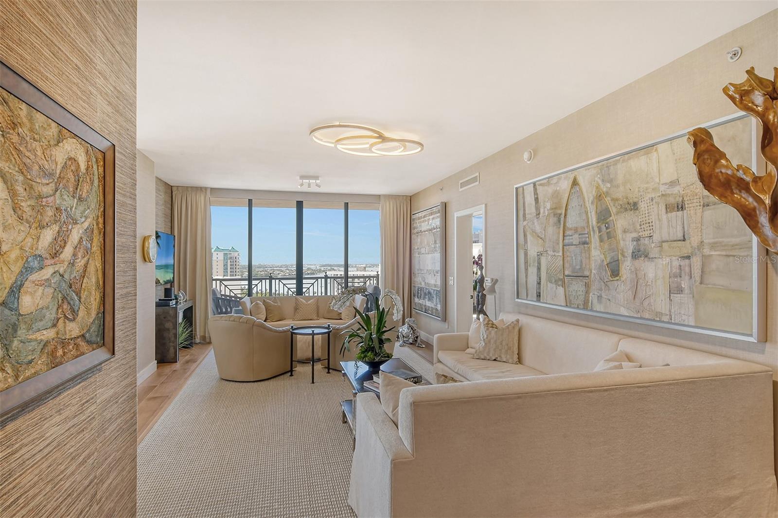 PLAZA AT 05 POINTS RESIDENCES - Residential