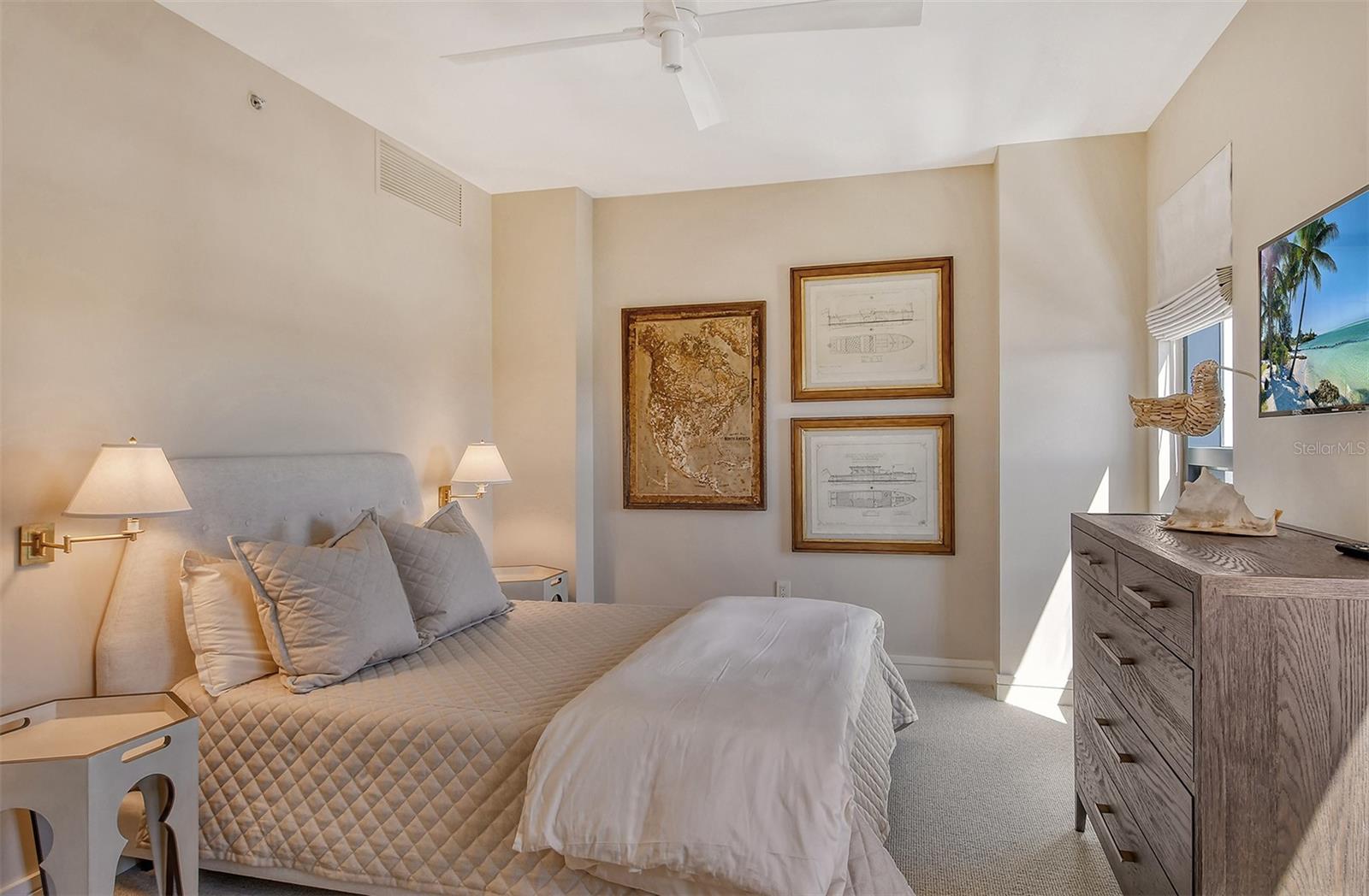 PLAZA AT 05 POINTS RESIDENCES - Residential