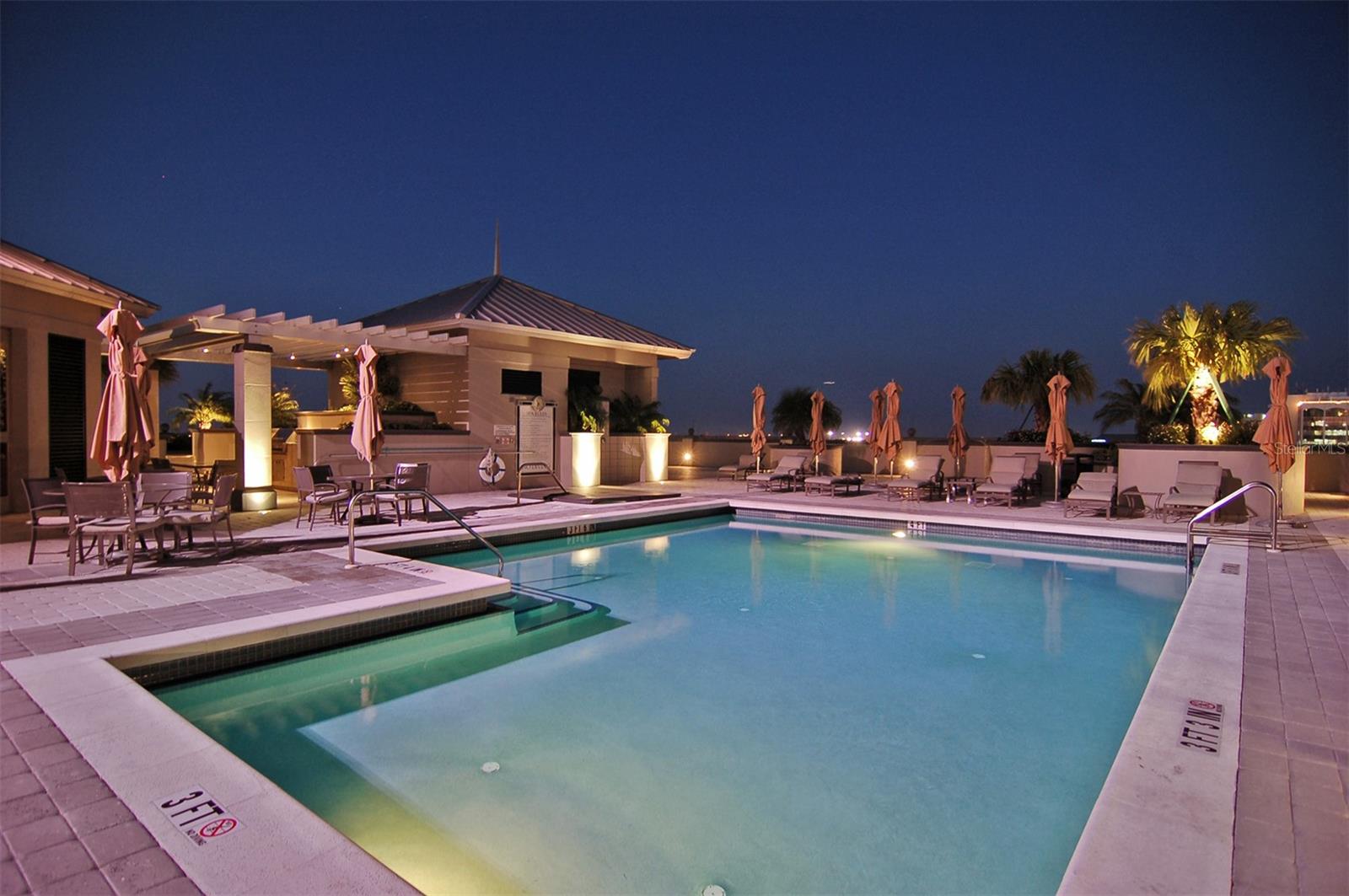 PLAZA AT 05 POINTS RESIDENCES - Residential