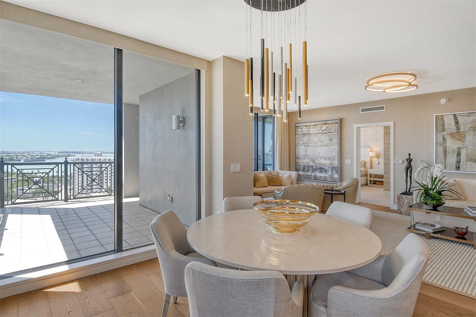 PLAZA AT 05 POINTS RESIDENCES - Residential