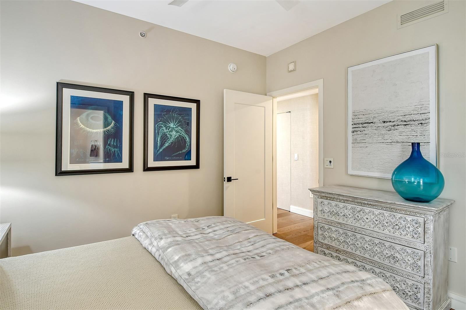 PLAZA AT 05 POINTS RESIDENCES - Residential