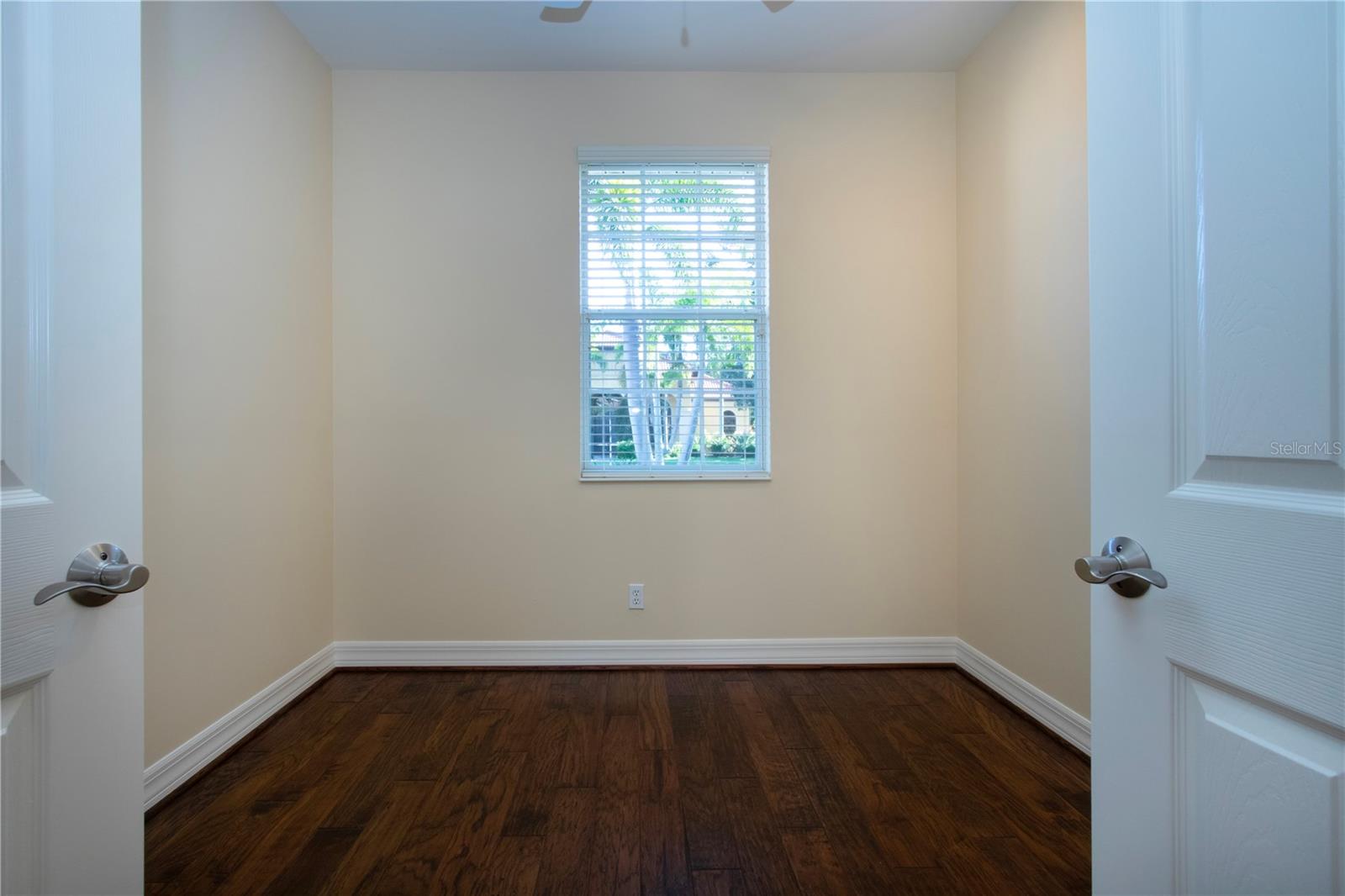HAMMOCKS - Residential Lease
