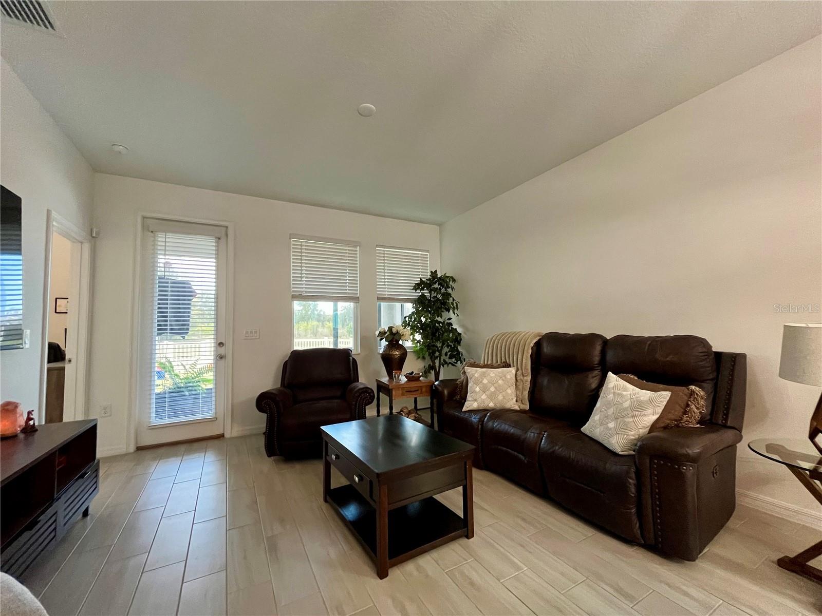 VILLAGES/BRIDGEWATER-VLG 14 - Residential Lease