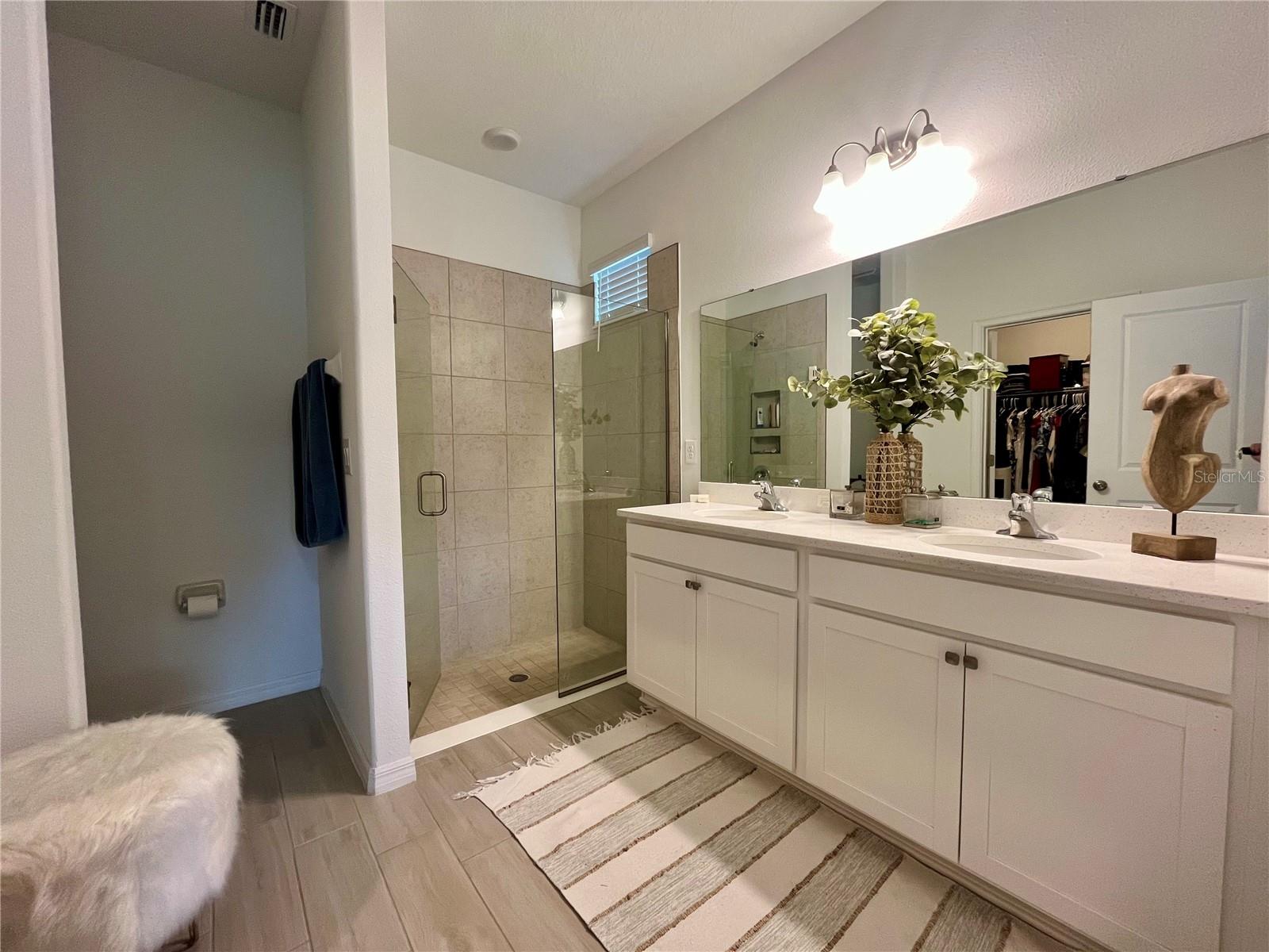 VILLAGES/BRIDGEWATER-VLG 14 - Residential Lease