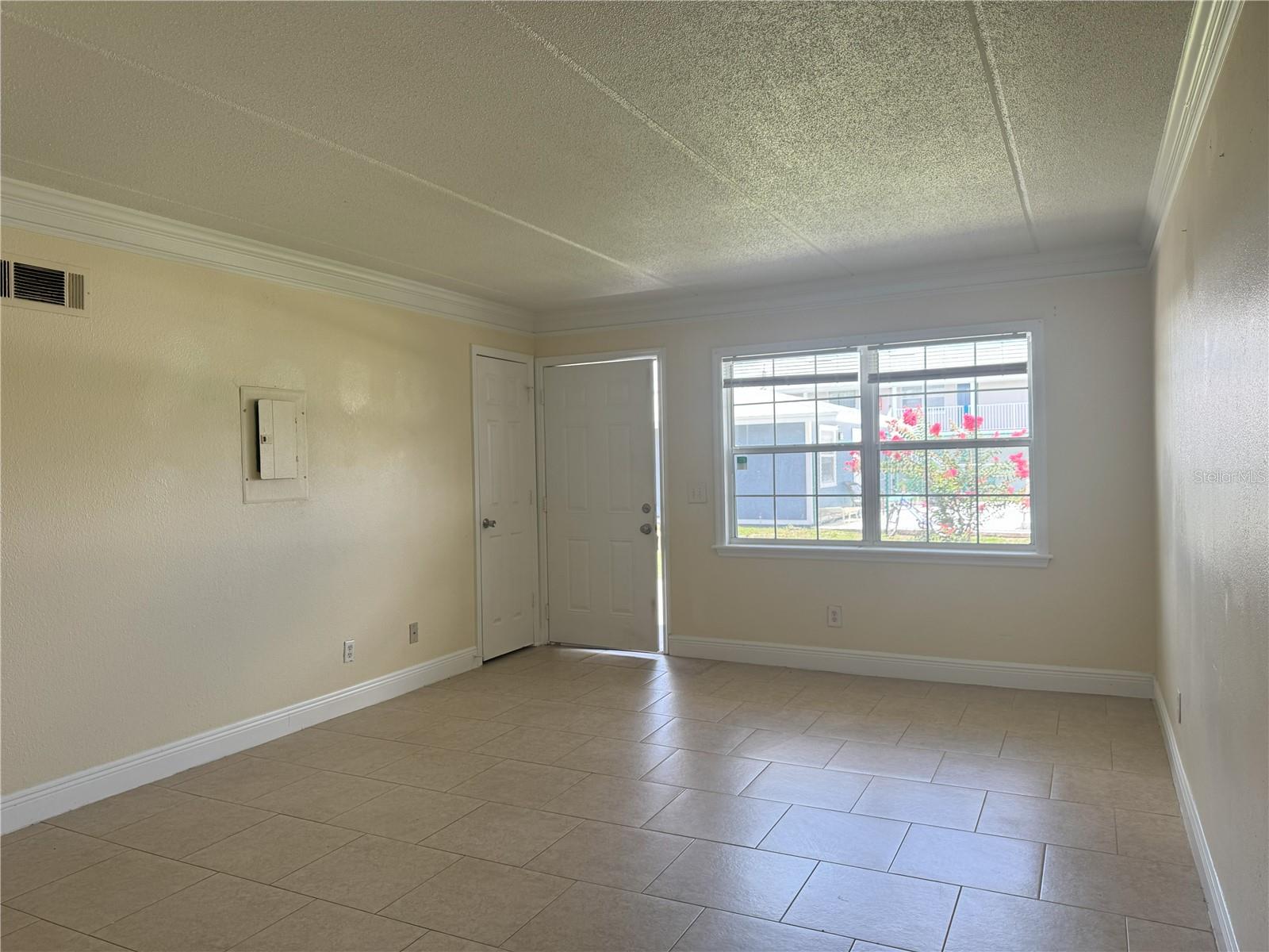 MOUNT DORA MOUNT DORA COMMONS CONDO - Residential Lease