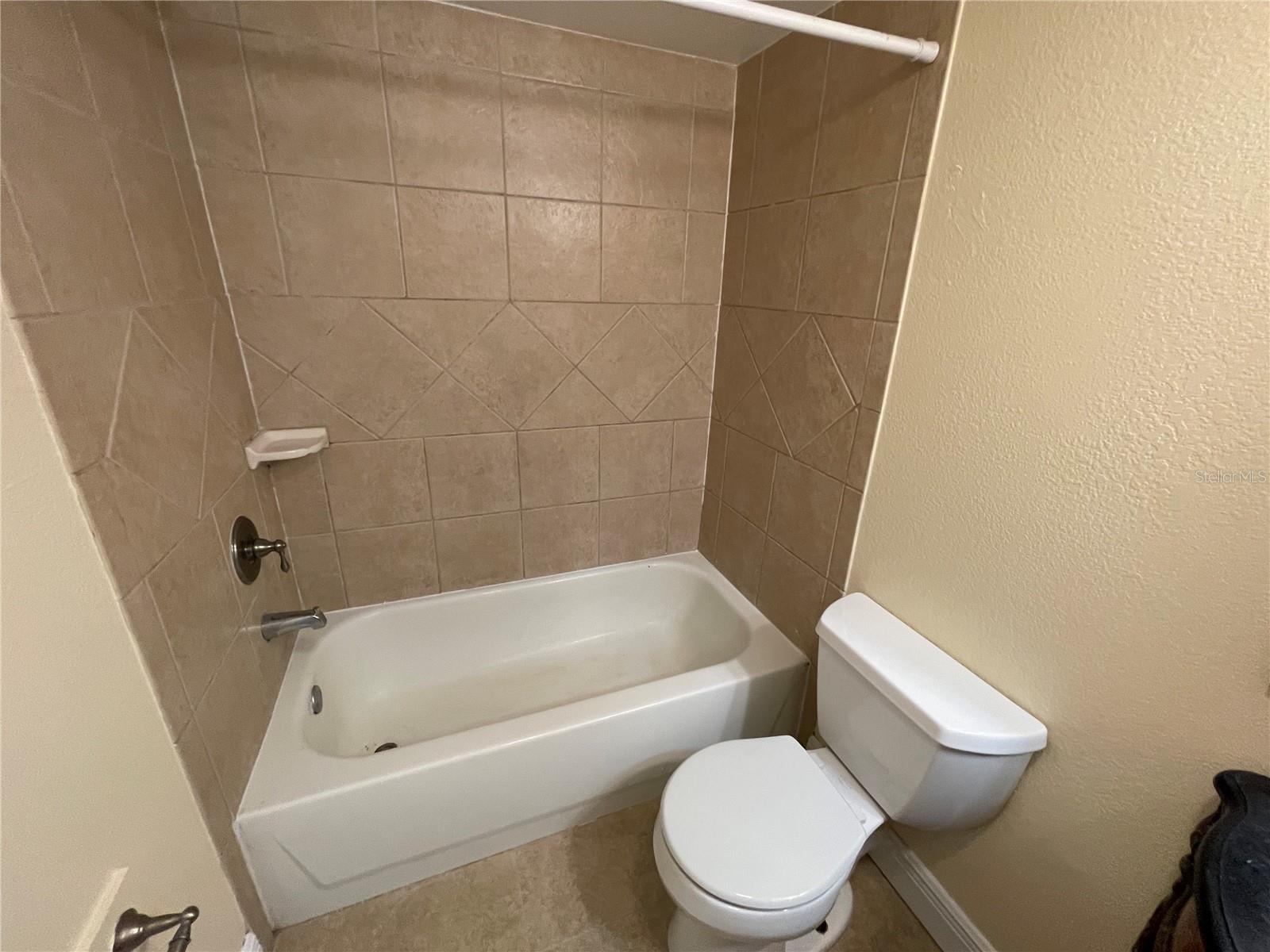 MOUNT DORA MOUNT DORA COMMONS CONDO - Residential Lease