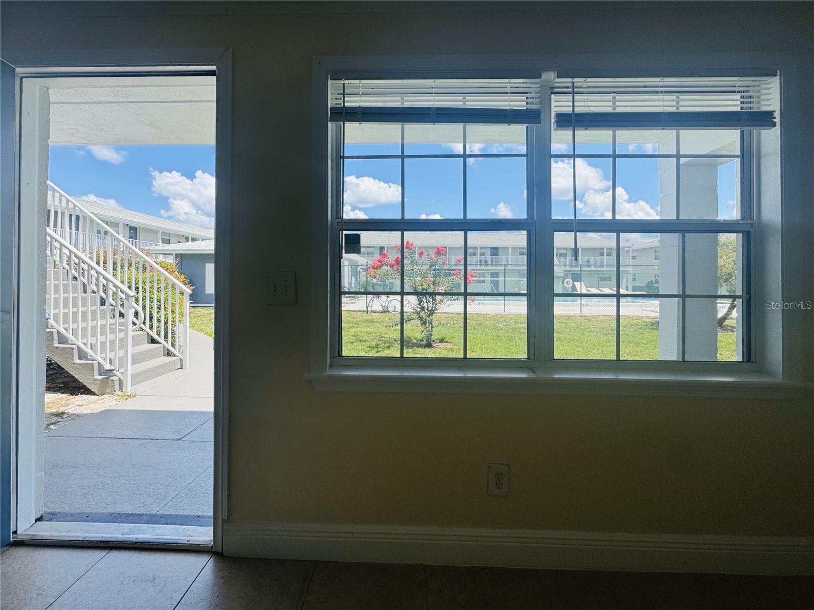 MOUNT DORA MOUNT DORA COMMONS CONDO - Residential Lease