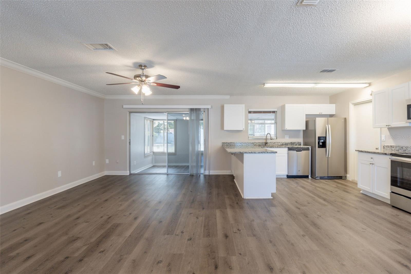 SANDPOINTE 2ND ADD - Residential