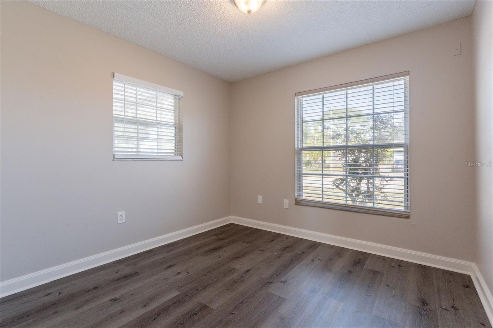 SANDPOINTE 2ND ADD - Residential