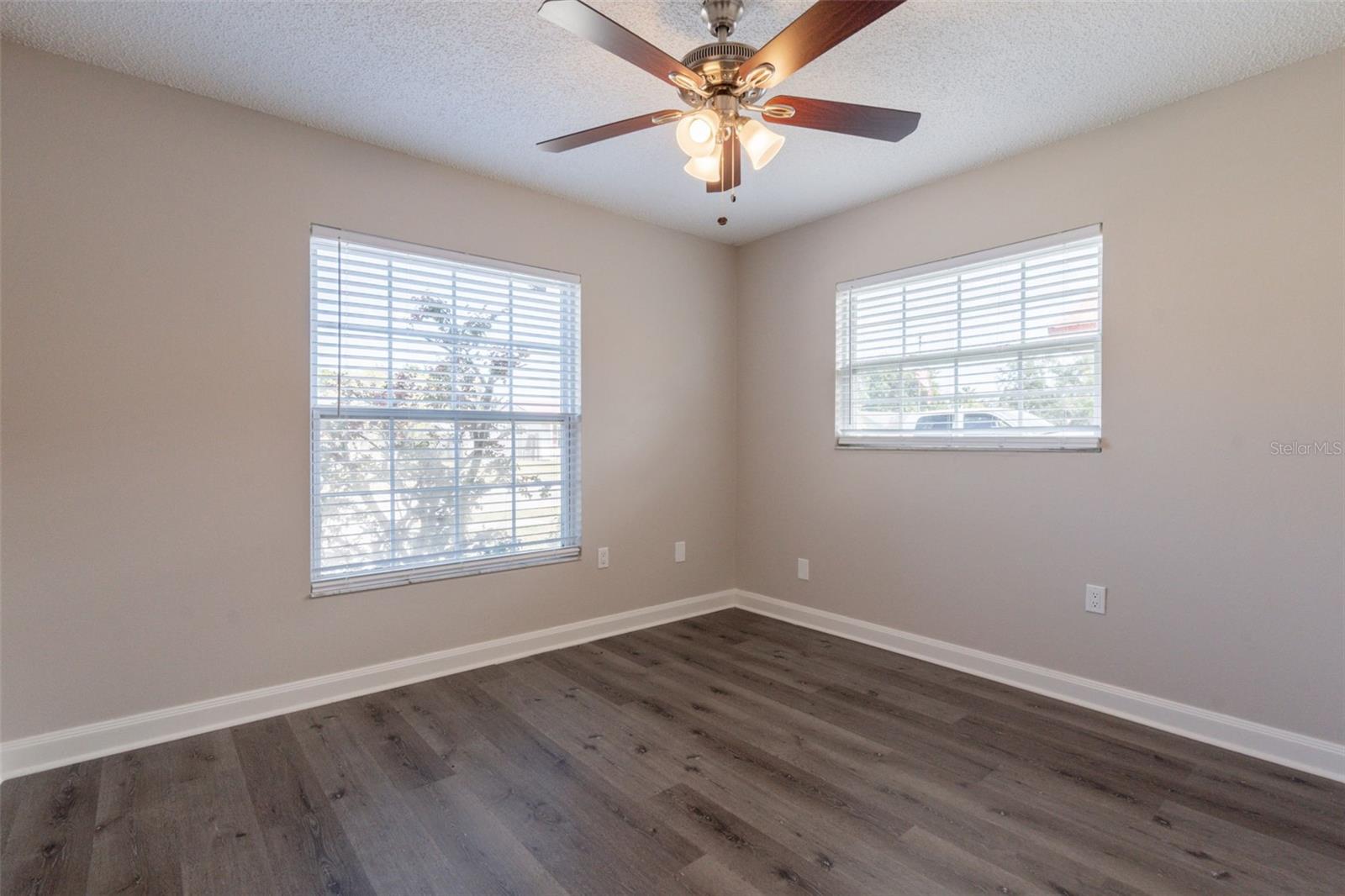 SANDPOINTE 2ND ADD - Residential