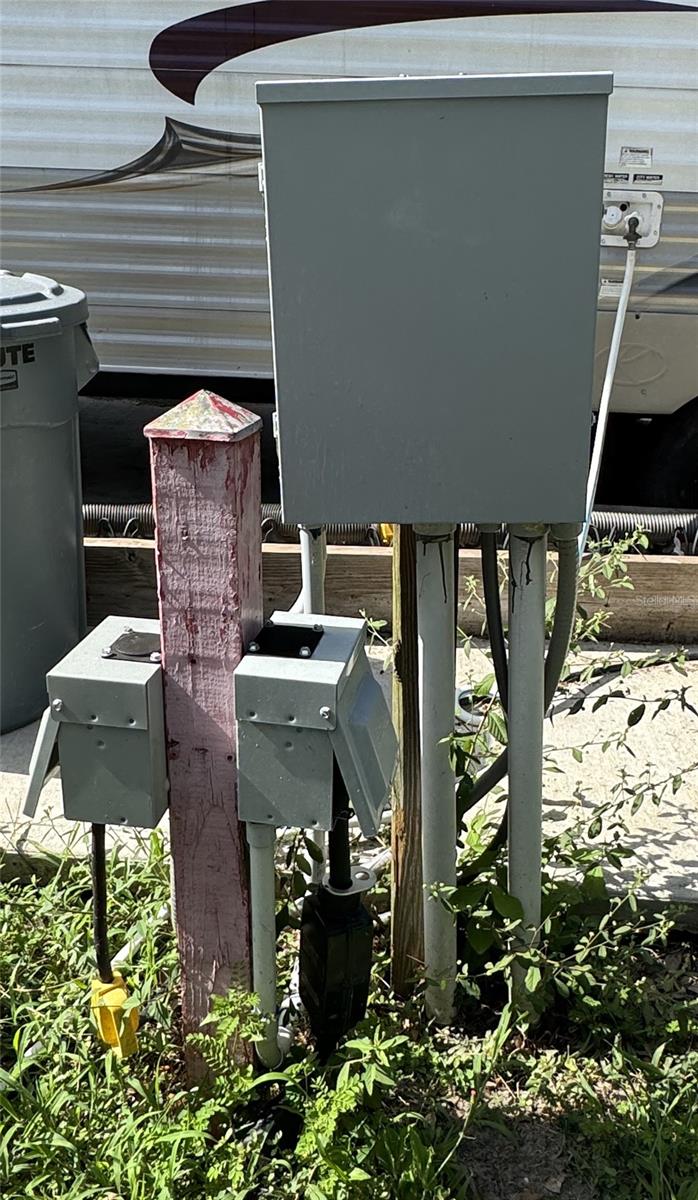 LAKESIDE ESTATES INC - Land