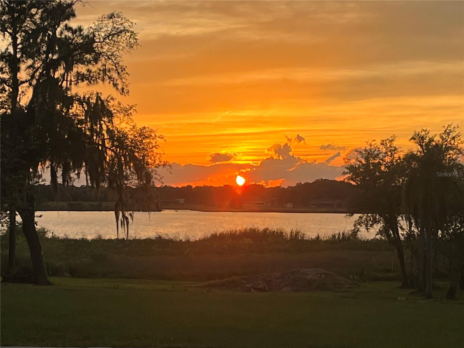 LAKESIDE ESTATES INC - Land