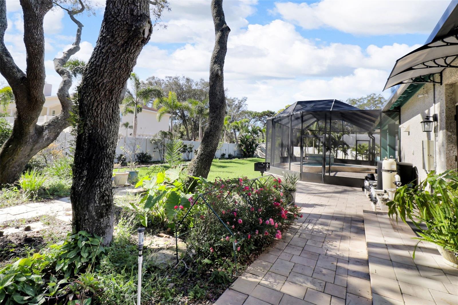 PINELLAS GROVES - Residential