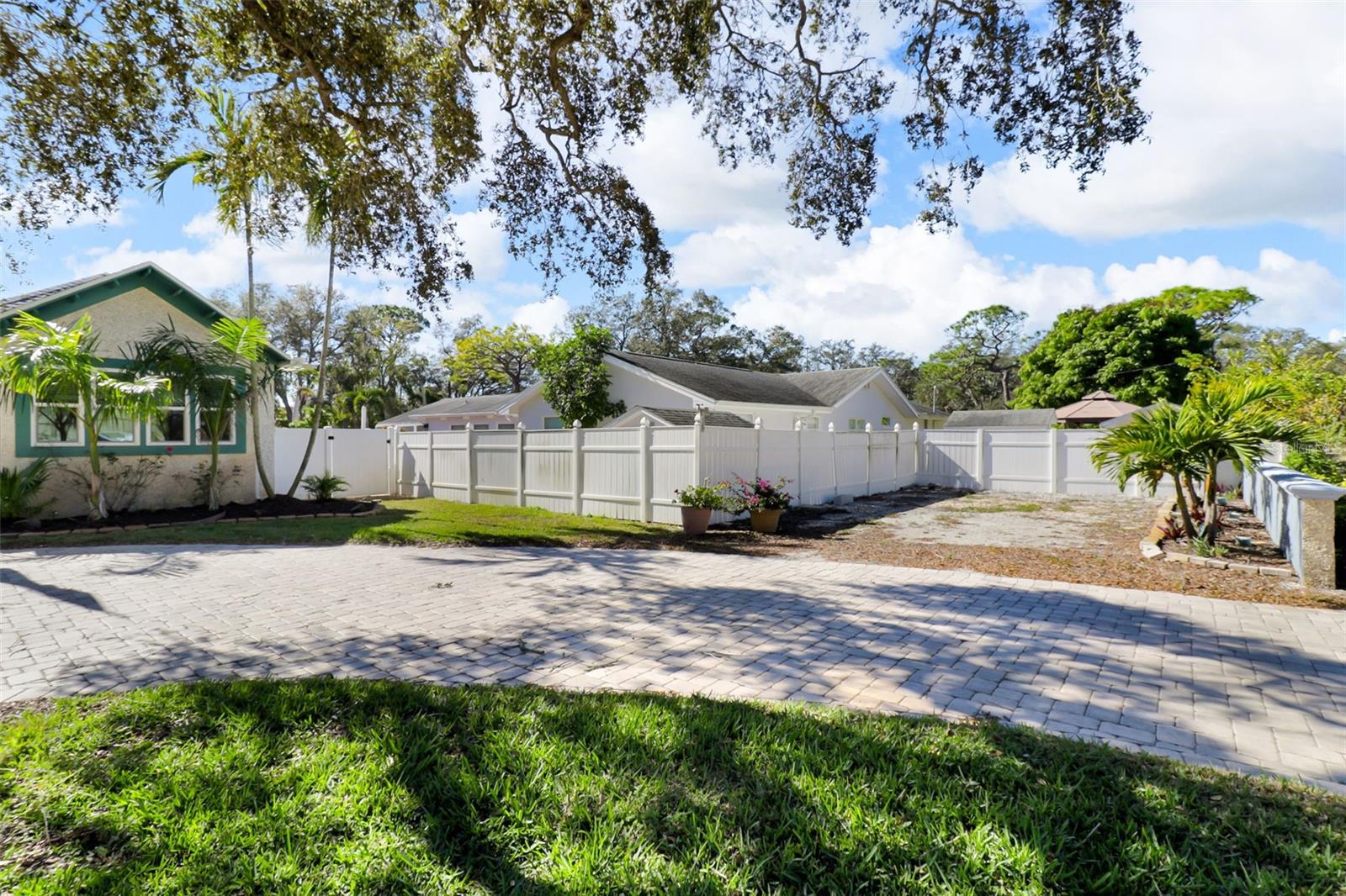 PINELLAS GROVES - Residential