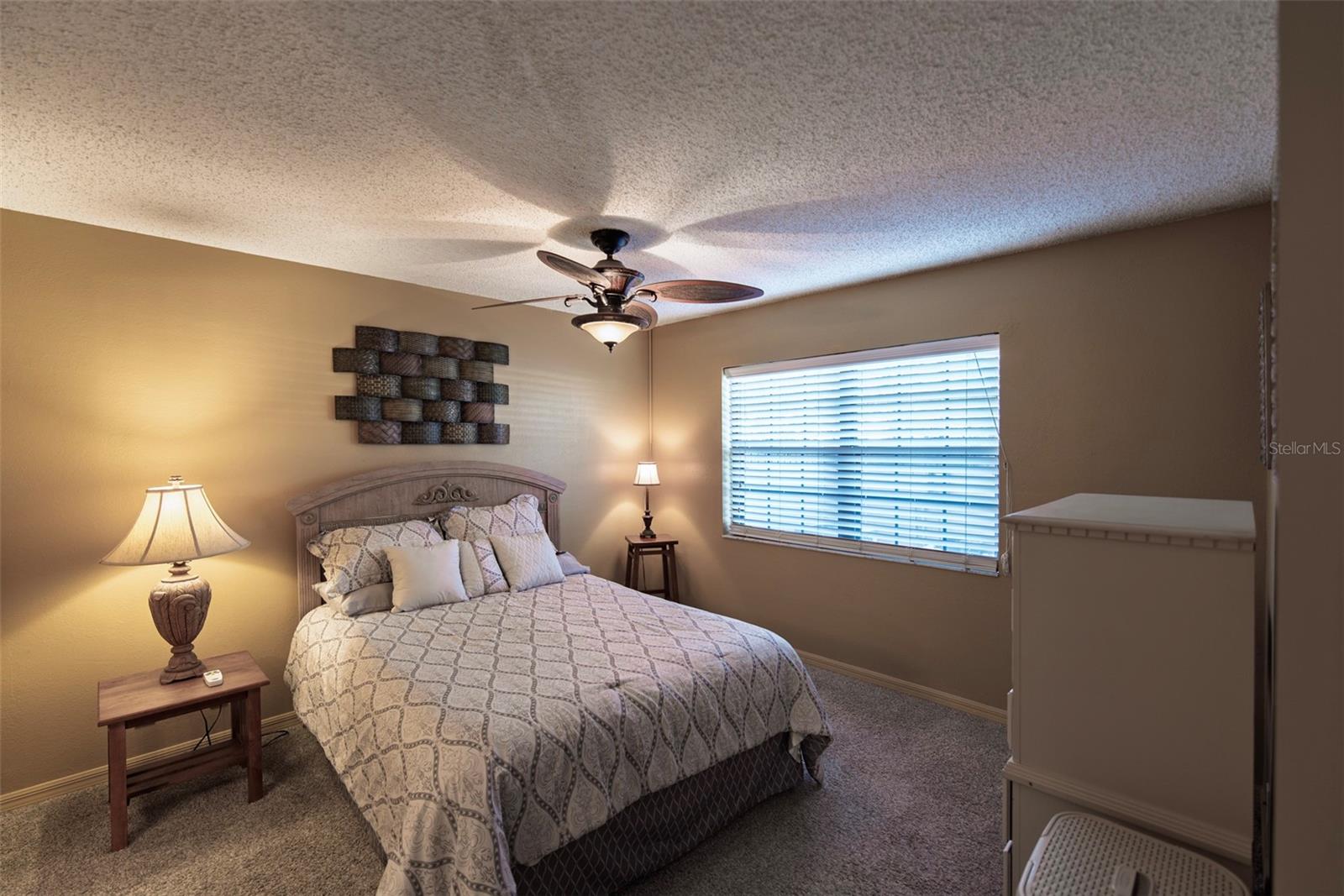 OAKS 04 - Residential