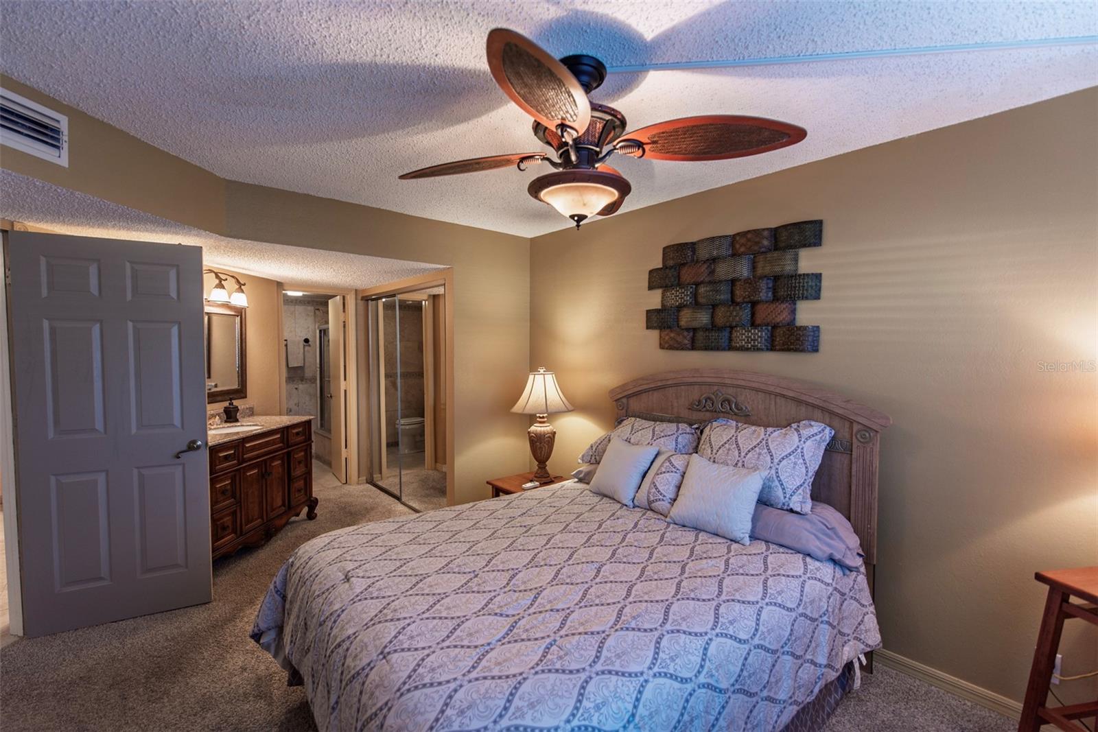 OAKS 04 - Residential