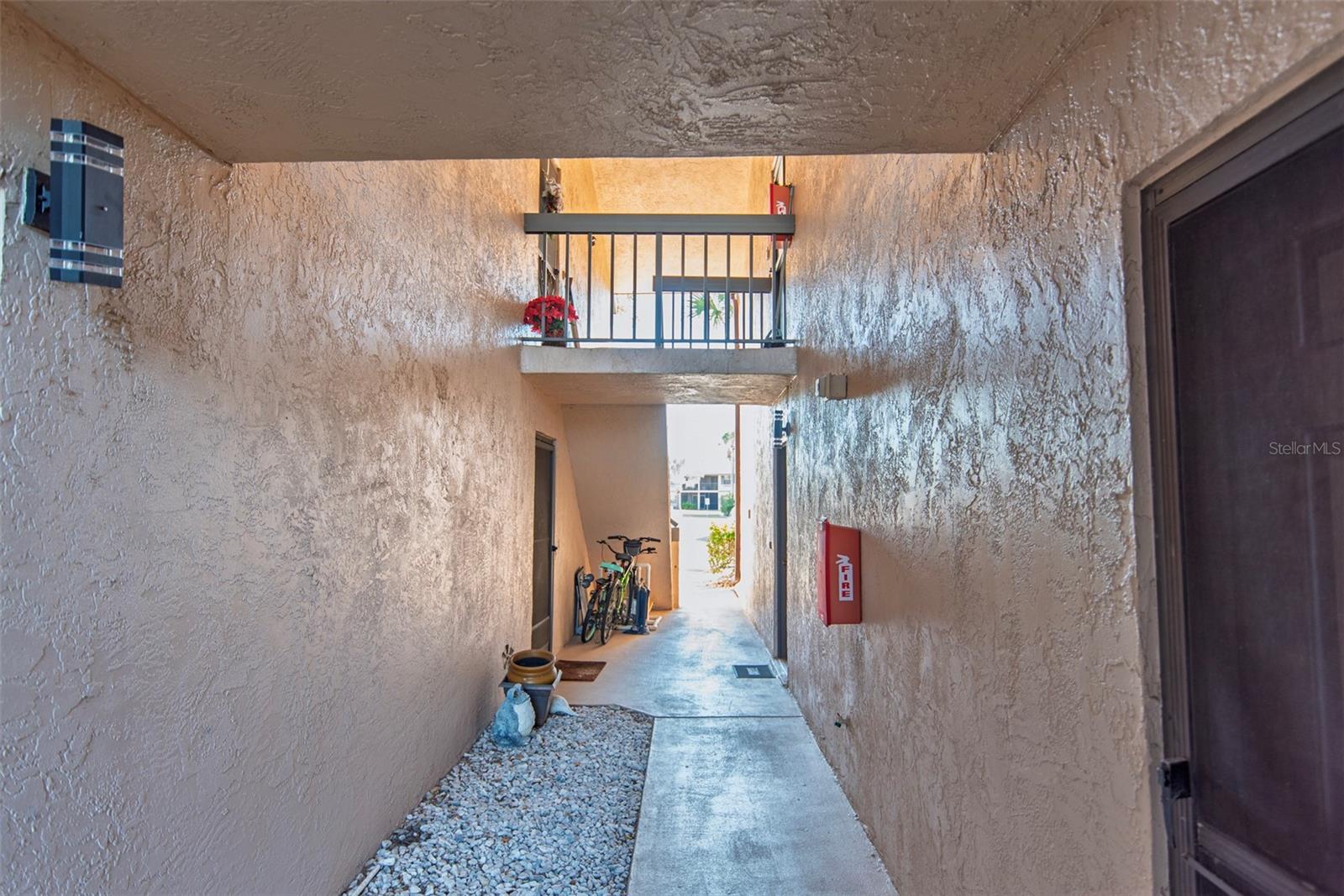 OAKS 04 - Residential