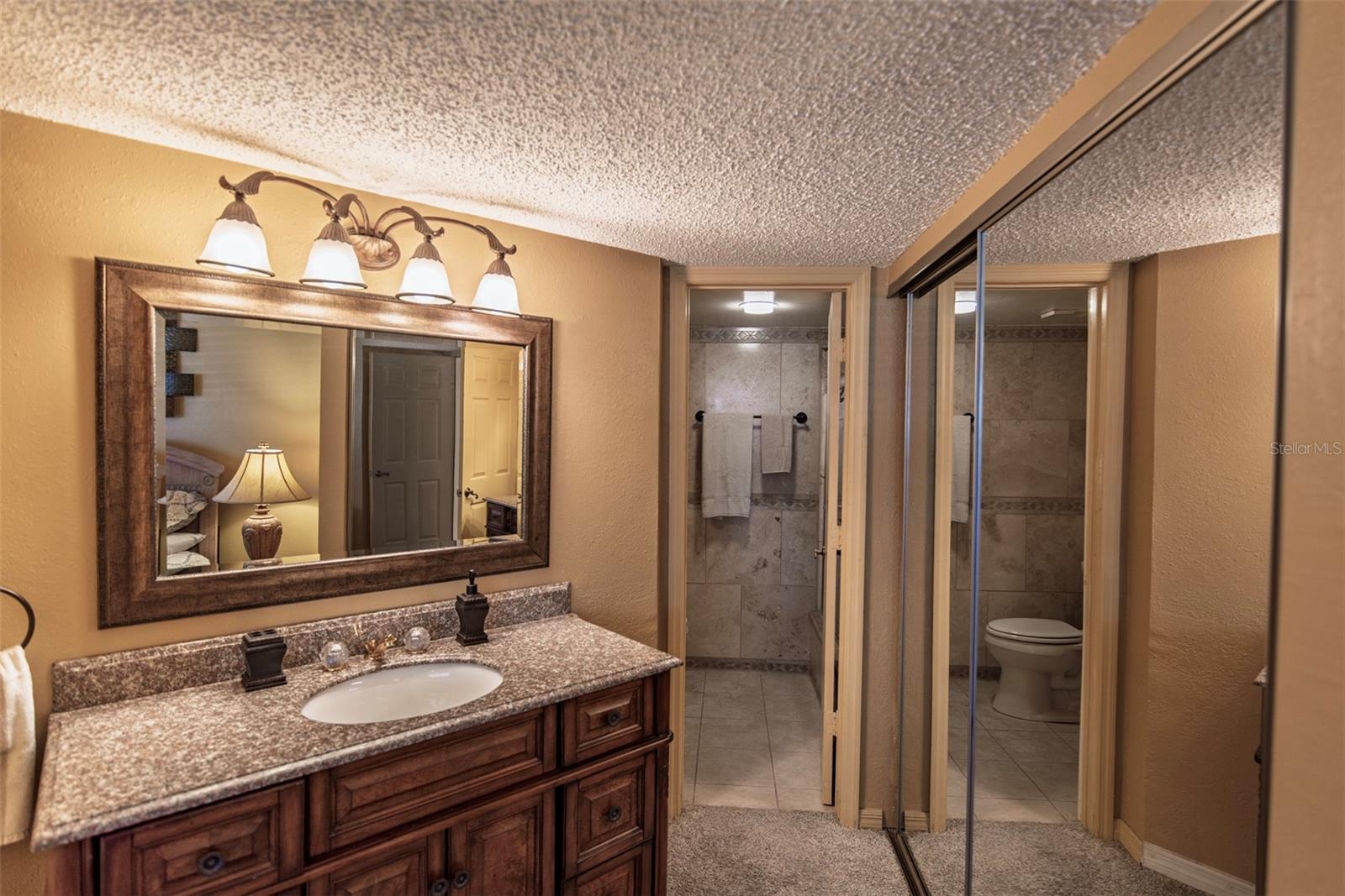 OAKS 04 - Residential