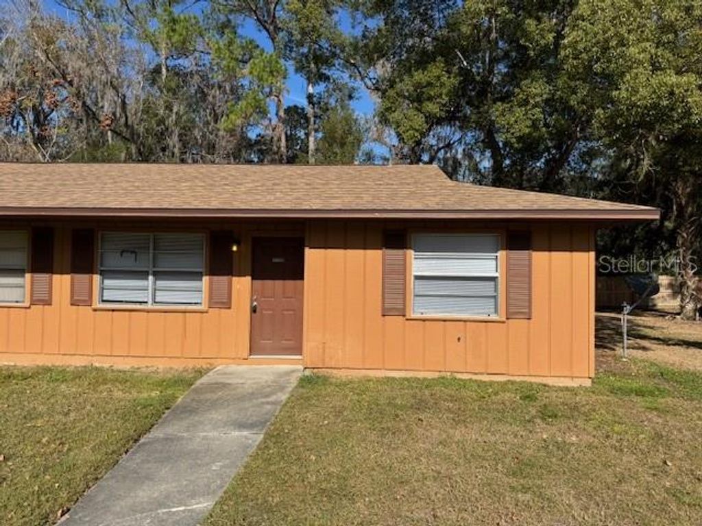 Photo of 20009 Suncrest Dr, Brooksville, FL 34601 (MLS # TB8457314)