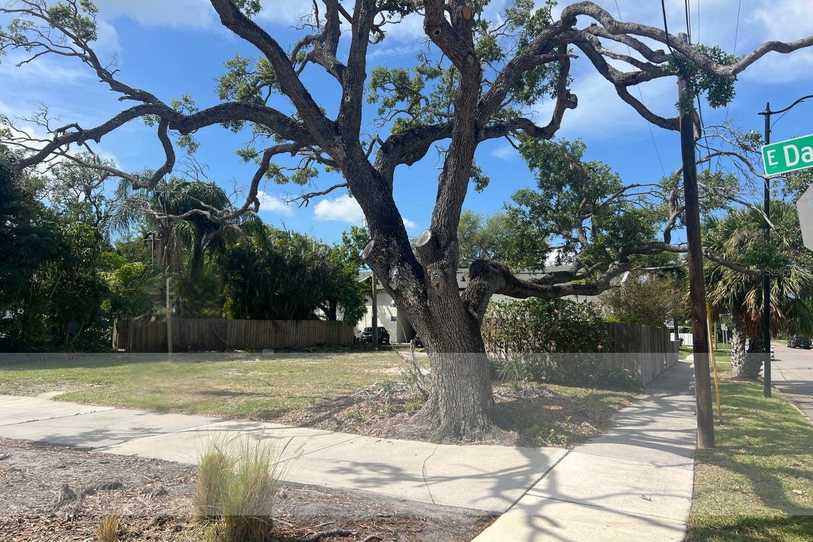 DAVIS ISLANDS PB10 PG52 TO 57 - Land