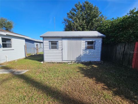 A home in AUBURNDALE