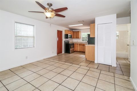 Single Family Residence in ALTAMONTE SPRINGS FL 1333 PINE STREET 7.jpg