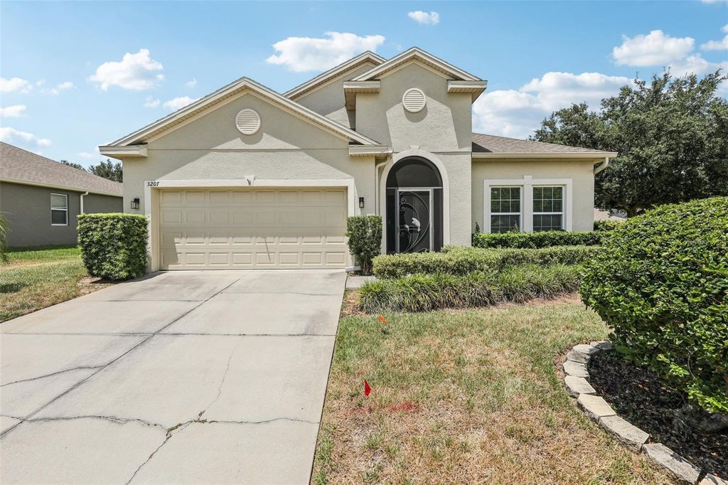Photo of 3207 Zander Drive, Grand Island, FL 32735 (MLS # G5105090)