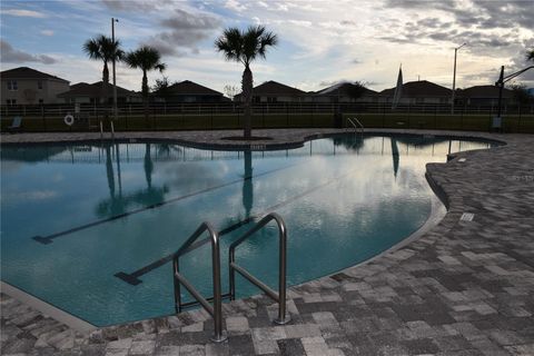 A home in WINTER HAVEN