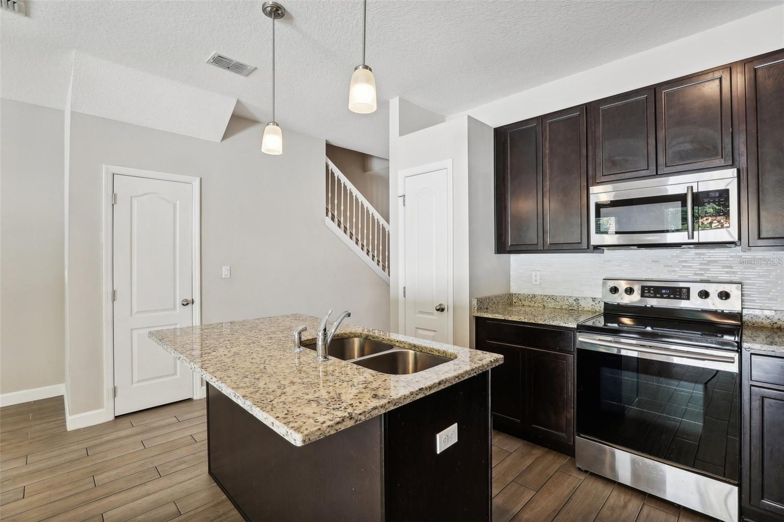 CORONADO TWNHMS - Residential Lease