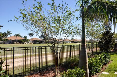 A home in WINTER HAVEN