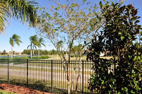 A home in WINTER HAVEN