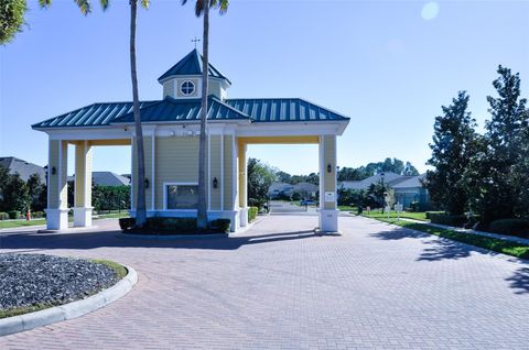 A home in WINTER HAVEN