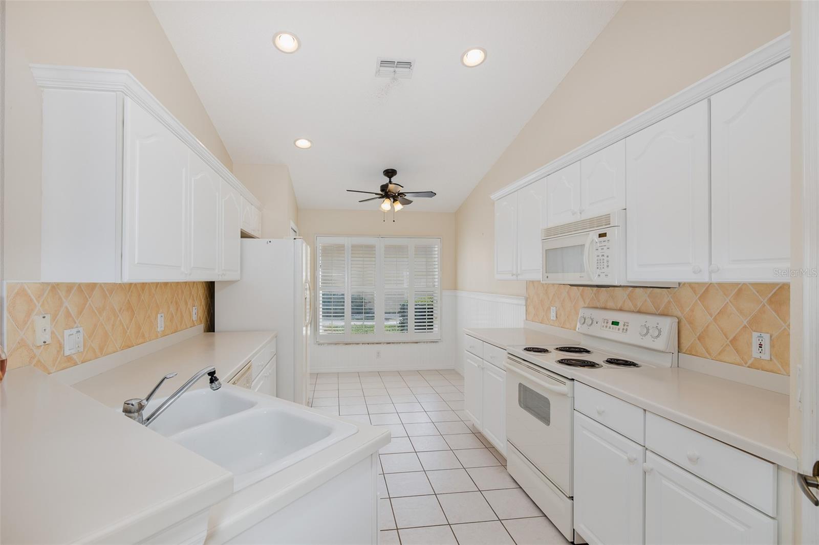 WELLINGTON AT SEVEN HILLS PH 4 LOT 406 - Residential