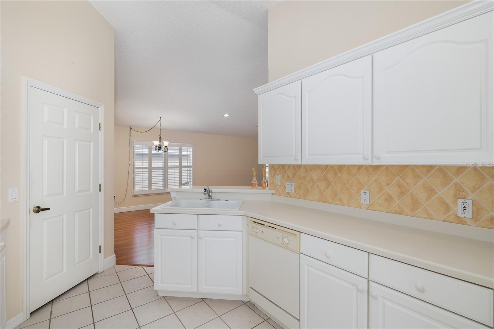 WELLINGTON AT SEVEN HILLS PH 4 LOT 406 - Residential