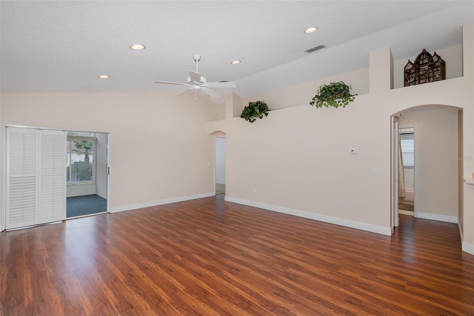 WELLINGTON AT SEVEN HILLS PH 4 LOT 406 - Residential