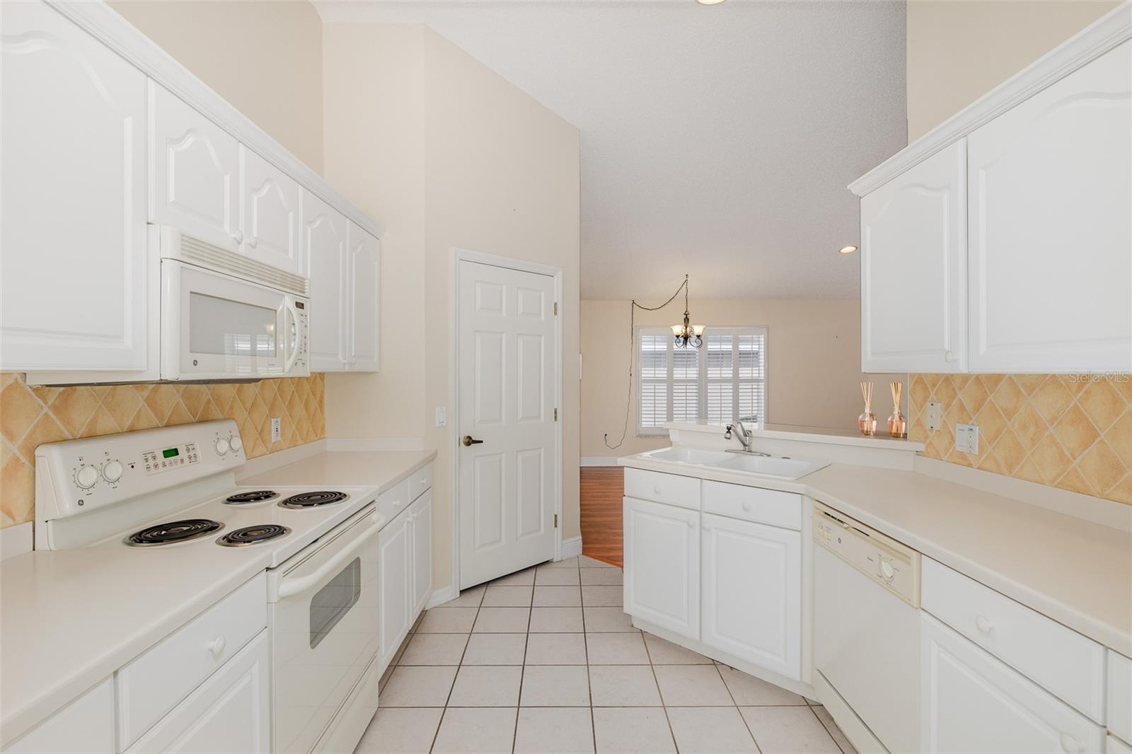 WELLINGTON AT SEVEN HILLS PH 4 LOT 406 - Residential