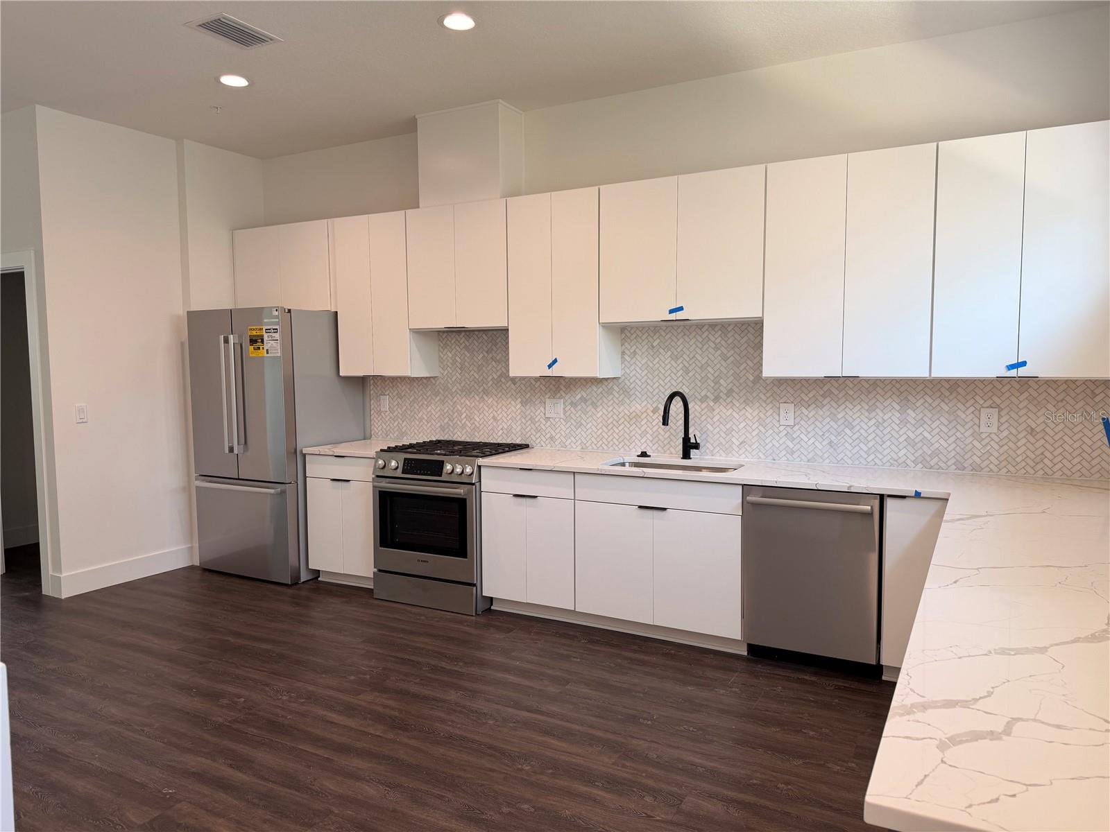 INNOVATION TOWNHOMES - Residential