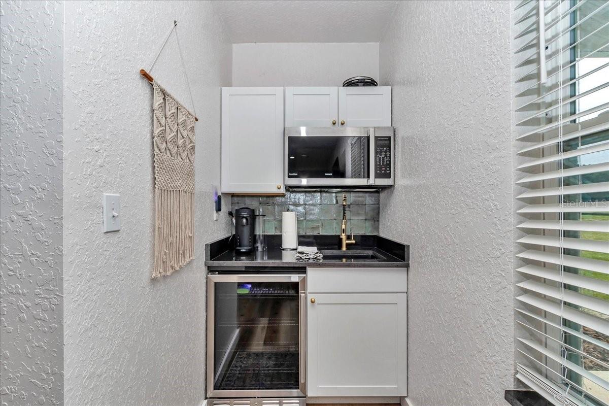 HAMMOCK LANE NORTH - Residential