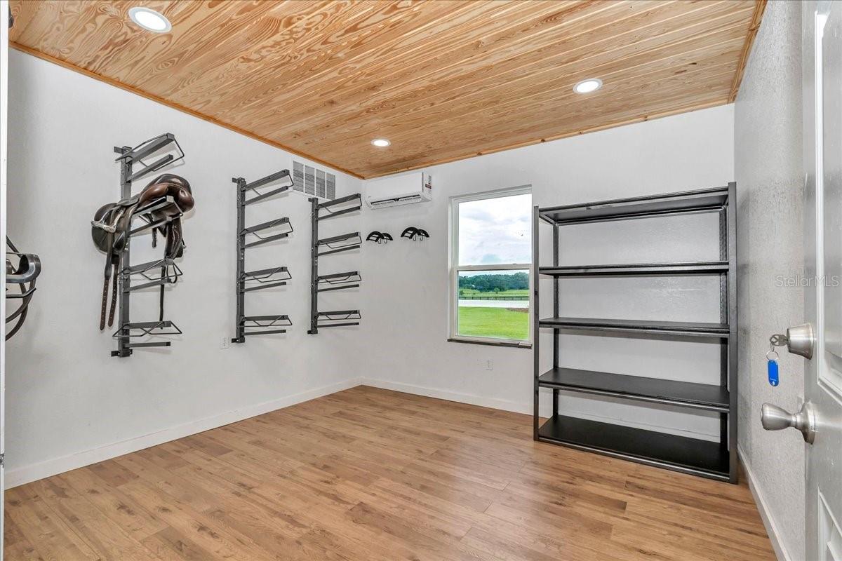 HAMMOCK LANE NORTH - Residential