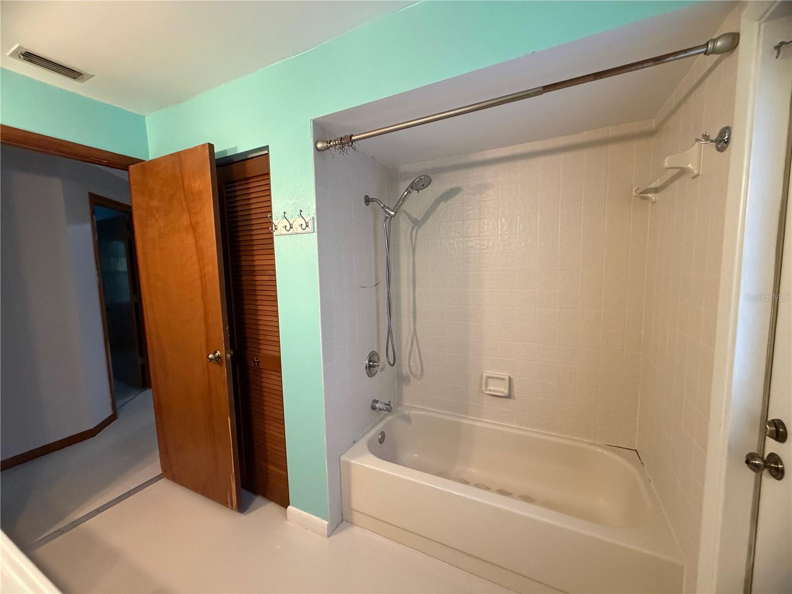 HARBOR ISLE - Residential