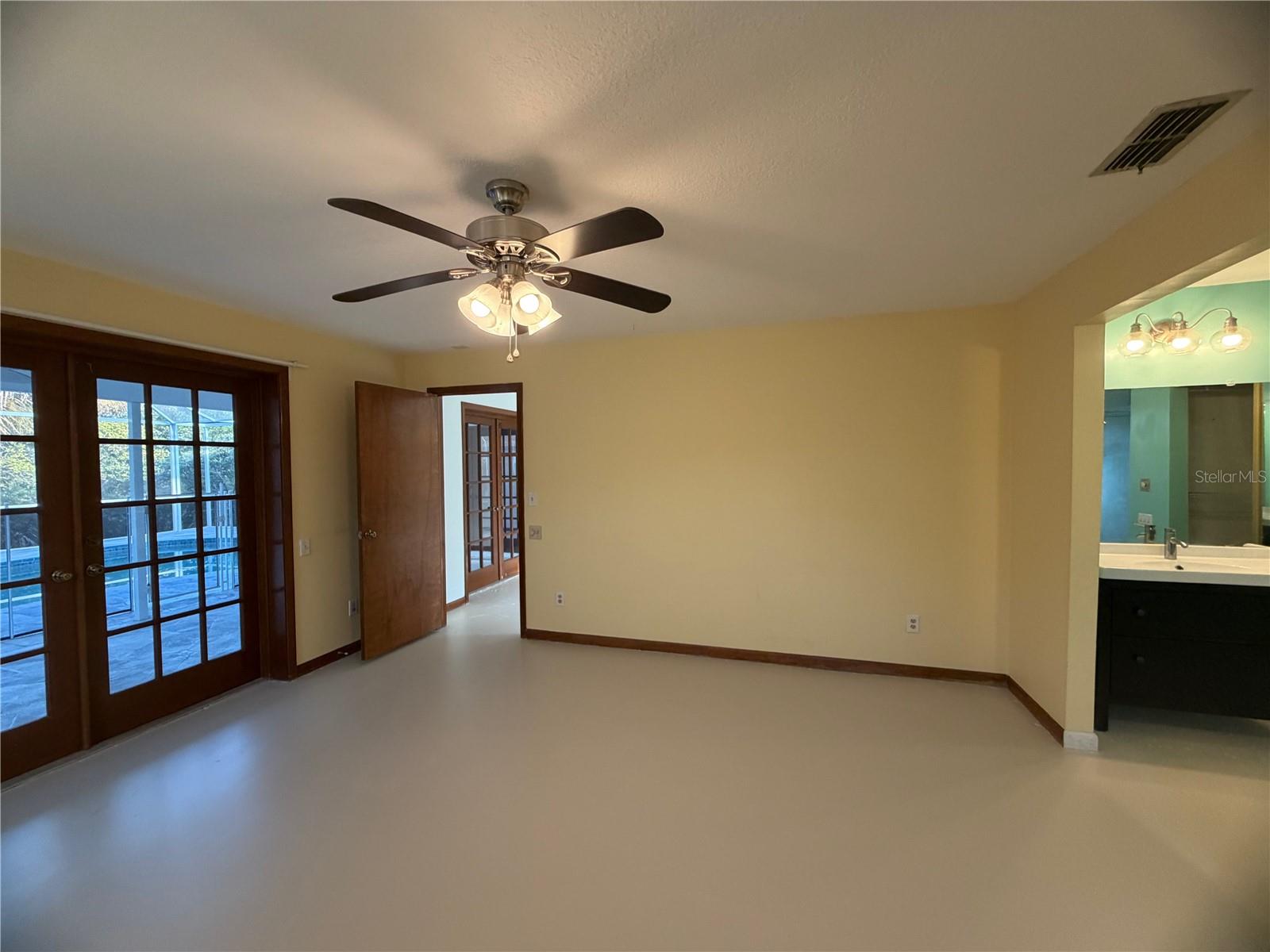 HARBOR ISLE - Residential