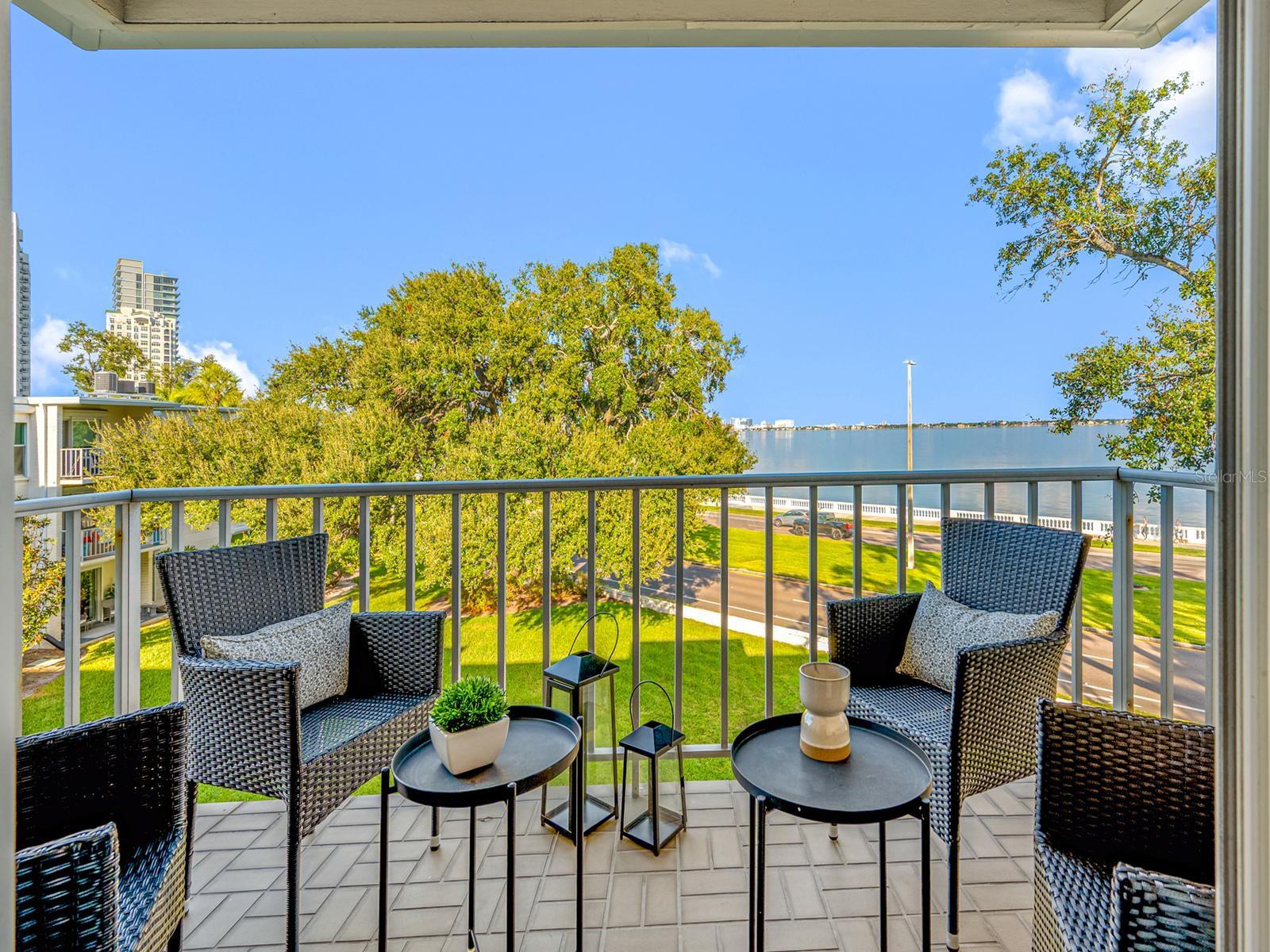 BAYSHORE TRACE CONDO - Residential