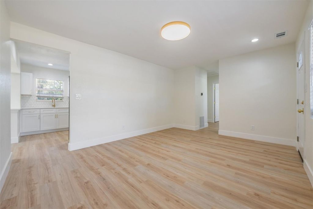 Photo of 4323 S Lois Avenue, Tampa, FL 33611 (MLS # TB8453997)