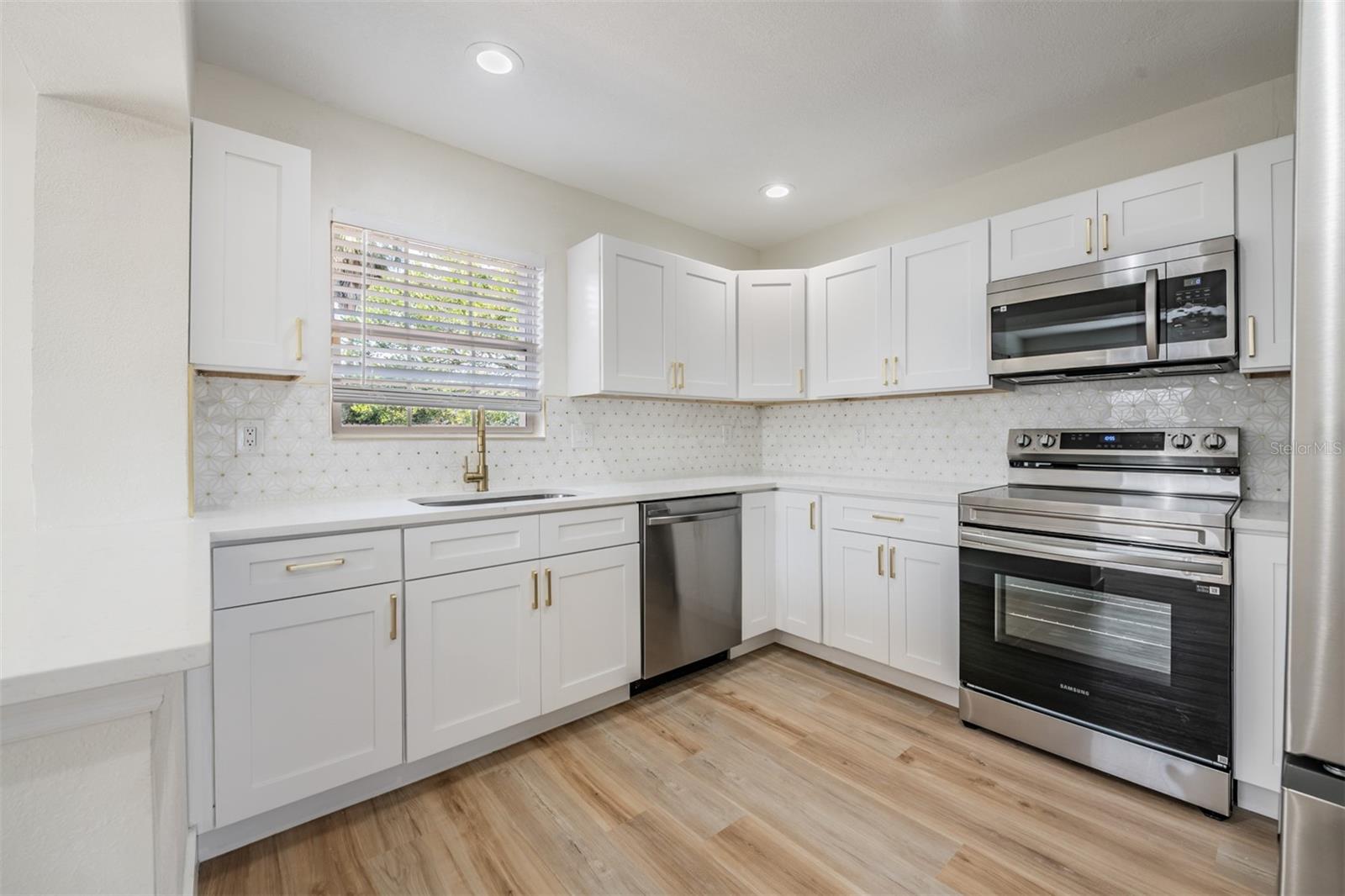 MANHATTAN MANOR REV - Residential