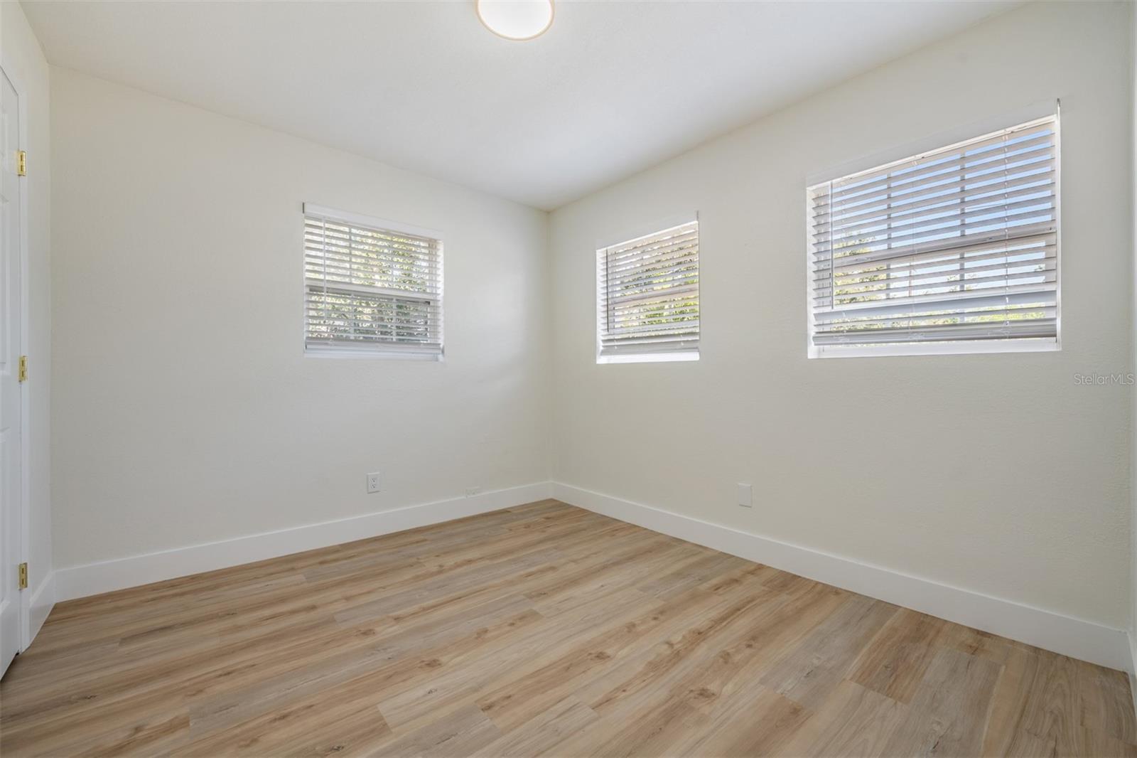 MANHATTAN MANOR REV - Residential