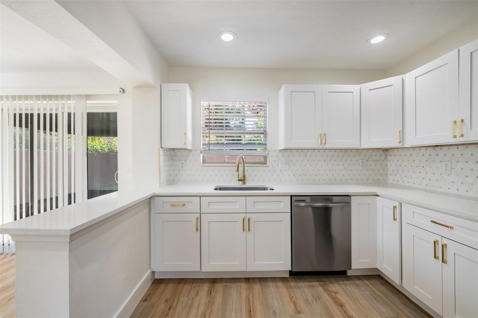 MANHATTAN MANOR REV - Residential