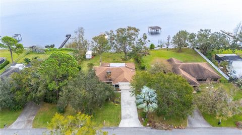 A home in AUBURNDALE