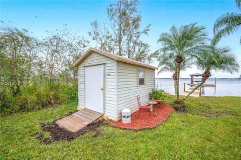 A home in AUBURNDALE