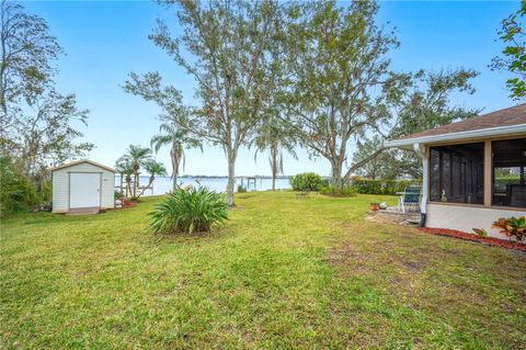 A home in AUBURNDALE